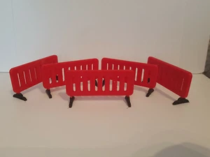 5x G-scale traffic barriers. 83mm x 42mm, red with black feet. 1:22.5 to 1:25 - Picture 1 of 4
