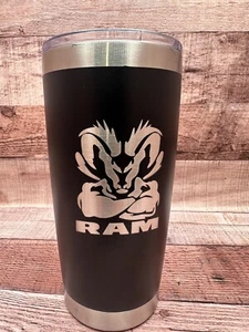 Logotipo DODGE RAM 20 oz - Grabado con láser de 2 caras 👉 Vaso aislado - con nombre - Imagen 1 de 14