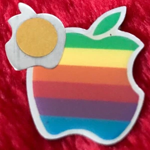 Apple Macintosh Logo 77-98 🌈 Metall Aufkleber ca. 23x27x2 mm PU-Linse Sammler - Bild 1 von 5