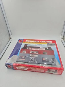 TRENES REALISTAS "HO" CENTRO DE NEGOCIOS CENTRO KINGPIN BOWLING Nuevo En Caja - Imagen 1 de 6