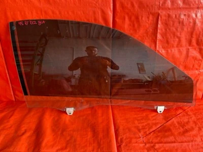 94-01 ACURA INTEGRA 2D - ПАССАЖИРСКИЙ ПРАВЫЙ ПЕРЕДНИЙ - СТЕКЛО WINDOE - OEM ЗАВОДСКОЙ NO48 - Изображение 1 из 4