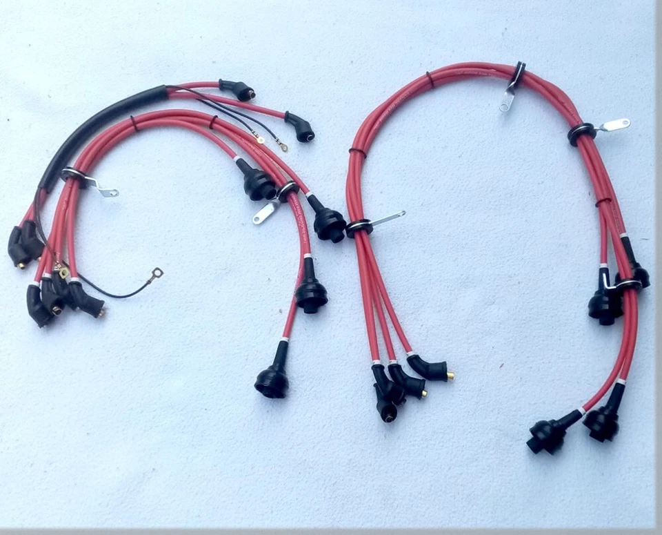 FERRARI 308 GTB GTS SINGLE DISTRIBUTOR - Set spark plug wires - Image 1 of 1