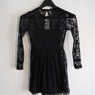 Women’s FOREVER 21 Lace Dress - Long Sleeve - Size S - Image 1 of 4