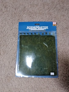 HO Scale Walthers SceneMaster Tear 'n Plant Grass Mats 8-5/8 x 7-7/8" NIB - Picture 1 of 3