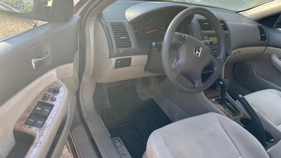 Guantera usada se adapta a: Honda Accord 2004 grado A Foto 1 de 4