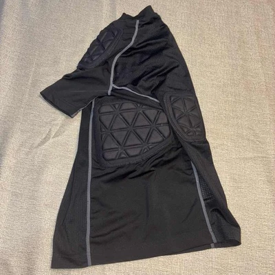 Camisa de compresión acolchada Adidas Techfit para hombre negra fútbol 5 almohadillas Foto 1 de 4