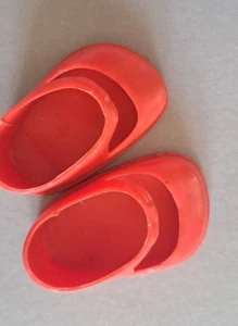 Chaussures De Poupée En Plastique Doux Rouge Vintage 40mm - Photo 1/2