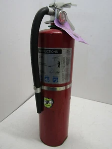 A-5 ABC FIRE BUCKY DRY CHEMICAL # RG-577325 SCRATCH & DENT FIRE EXTINGUISHER - Picture 1 of 1