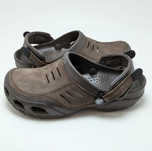 Zoccoli in pelle da uomo Crocs Yukon Vista nuovi senza scatola casual eleganti scarpe taglia 9 - Foto 1 di 7