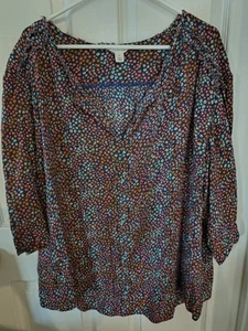 Caslon Blouse Size S Floral Multi Color Short Sleeve V neck Frayed Look Accents - Picture 1 of 5