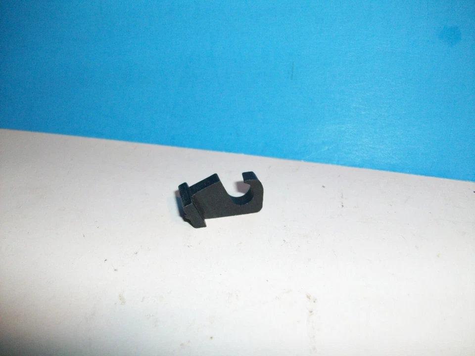 SOPORTE EJE INTERRUPTOR PARA STIHL MS660 066 REP. 1122 182 2100 Foto 1 de 1