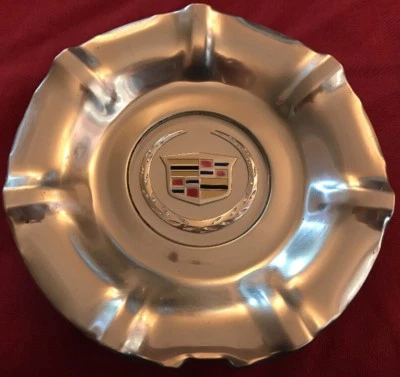 Tapa central rueda Cadillac SRX Premium 20" 7 radios 20965437 2013 2014 2015 2016  Foto 1 de 4