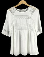 daniel rainn levana crochet detail top