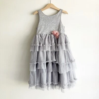 Vestido H&M Niñas Talla 6-7 Lentejuelas Niveles Tul Gris Flor Sin Mangas Elegante Foto 1 de 4