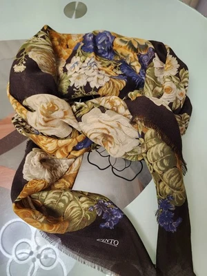 Bufanda de Lana '' PINTO'' Cuadrada Patrón Floral, 44x44 pulgadas, NUEVA Hecha en Italia Foto 1 de 4