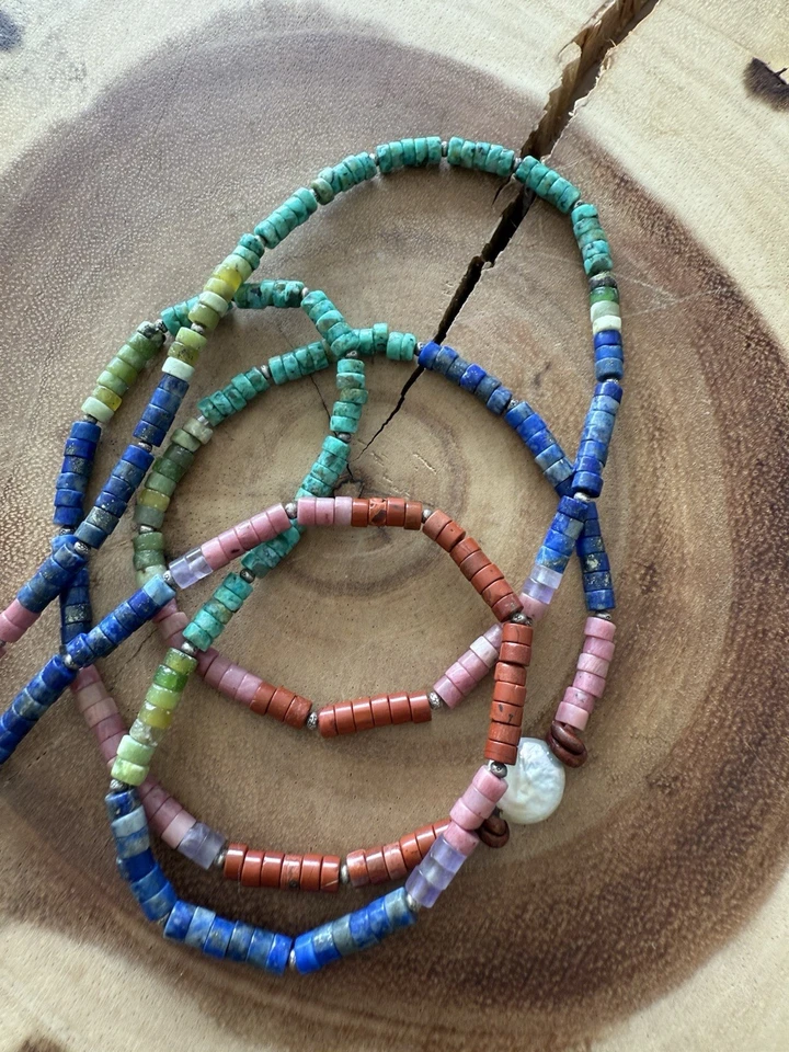 CATÁLOGO SUNDANCE LARGO MULTIPIEDRAS Y UN CATÁLOGO PEARL SUNDANCE Foto 1 de 4