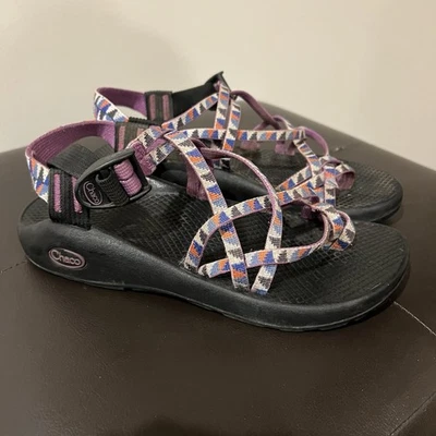 Босоножки Chaco женские размер 8 комфортные для улицы/спорта фиолетово-черные - Изображение 1 из 4