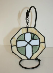 Buntglas Kreuz mit Metallständer Aufhänger Achteckform religiös    - Bild 1 von 8