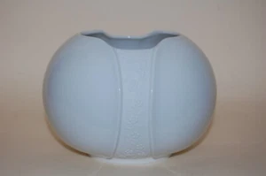 Vase Kugelvase Blumenranke Biskuit matt / glänzend weiss Tirschenreuth NEU - Bild 1 von 1