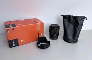 Sony E 16-70mm f/4.0 ZA OSS - SEL1670Z - E-Mount - Bild 1 von 3