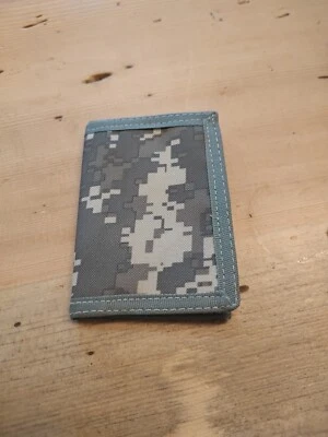 Camouflage Hook And Loop Wallet Tri-fold Canvas New Condition - Image 1 of 4