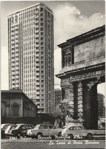 Card Italia Italy Milano Piazza Medals Gold Torre Pta Roman - Viaggiata MF82