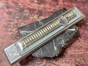 JB Champion USA steel 16mm curved ends expanding band 1950s/60s NOS in box - Picture 1 of 6