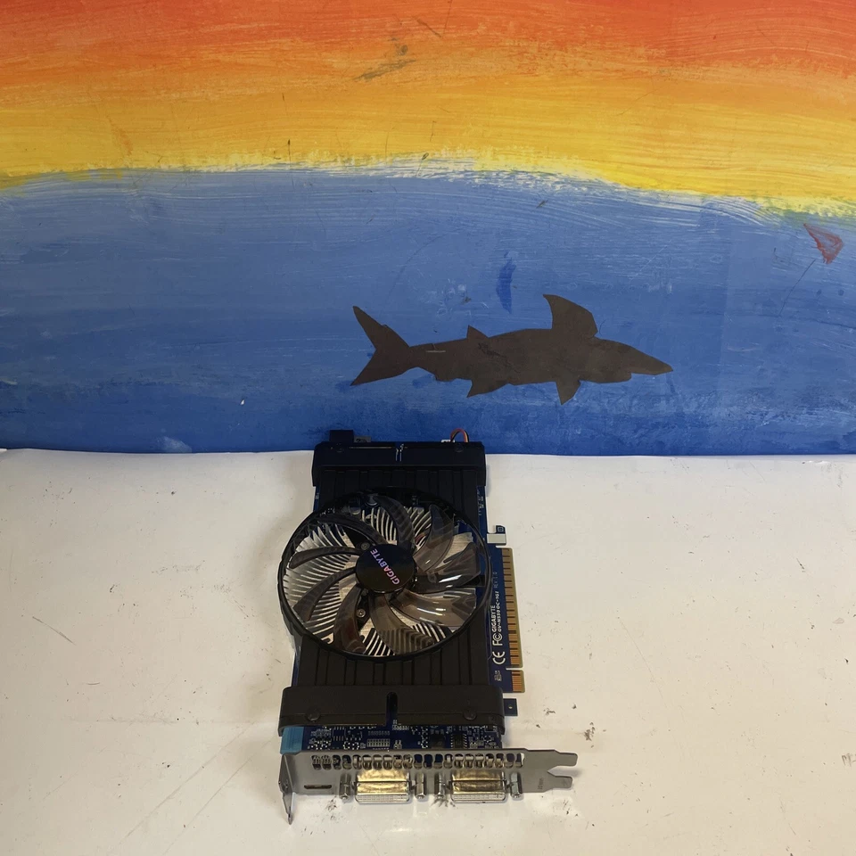 Gigabyte Nvidia GeForce GTX 550 OC GV-N550OC-1GI 1GB graphics card GPU - Image 1 of 4