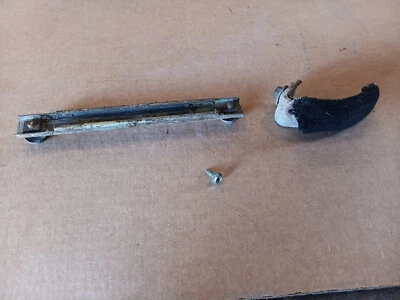 73 74 75 76 77 Malibu door window regulator roller track guide stop stopper - Image 1 of 4