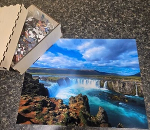 Rompecabezas Madera Cascada Cielo Azul Caja Personalizada 8,5 x 11 - Imagen 1 de 1
