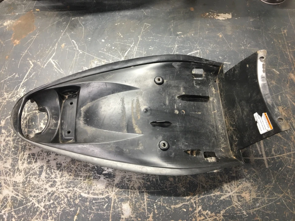 Guardabarros interior trasero Buell XB12R 2008 Firebolt buen fabricante de equipos originales guardabarros inferior Foto 1 de 4