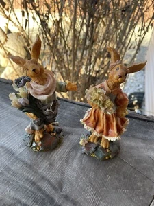 Pair Of Gerson Intl. Spring/Easter Bunny Rabbit Figurines-Mr &Mrs Florals-Grapes - Picture 1 of 11