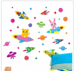 Espacio Exterior Conejo Piloto Cohetes Calcomanía de Pared Pegatina Bebé Guardería - Imagen 1 de 1