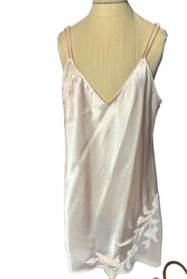 Oscar de la Renta 2 Piece Robe Nightgown Lingerie  Lite Coral Glam Embellished M - Image 1 of 4