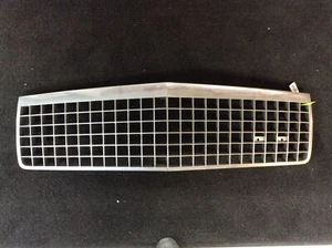 1989-1990 Cadillac Sedan Deville FWD Fleetwood Grill - Foto 1 di 2