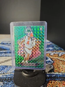 JER'ZHAN NEWTON - 2024 Panini Mosaic Football Green Commanders - Bild 1 von 2