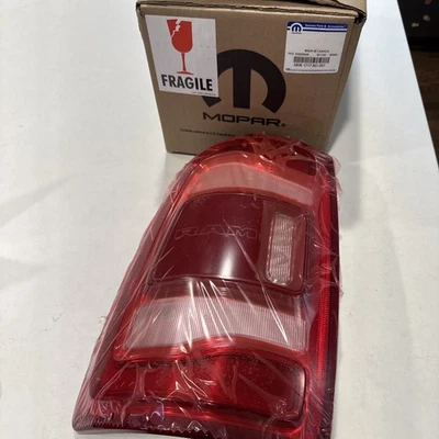 Nuevo Mopar 68361717AD 2019-2023 Ram 2500 3500 lado del conductor lámpara de luz trasera izquierda  Foto 1 de 4