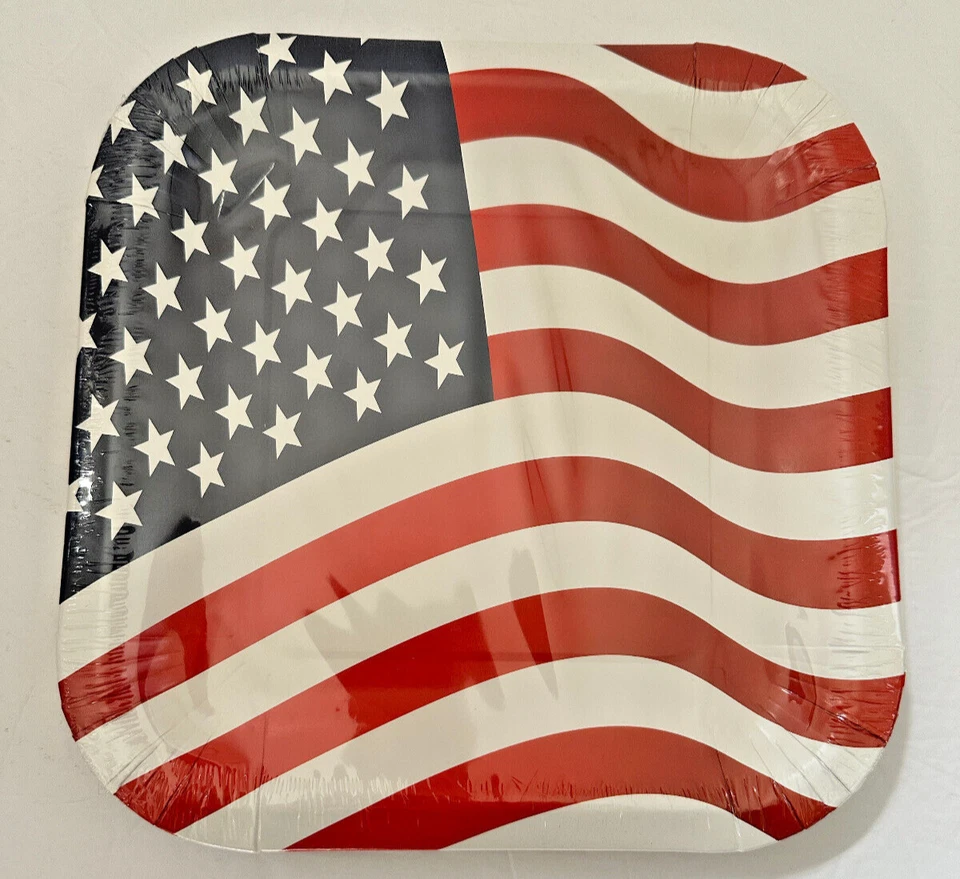 4th of July Patriotic American Flag Paper Plates 14 Count (2 Pack) 28 Total
