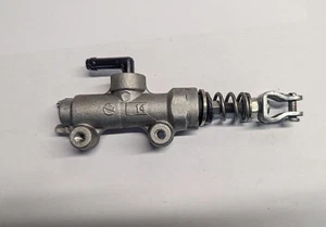 2008 - 2010 Suzuki GSXR 600 / 750 Rear Master Cylinder - Foto 1 di 2