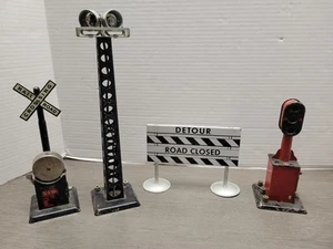 Lotto di Auntique Train Marx Dopoguerra Scala O Blocco Auto, Segnale, Luce Ext "COSÌ COM'È" - Foto 1 di 24