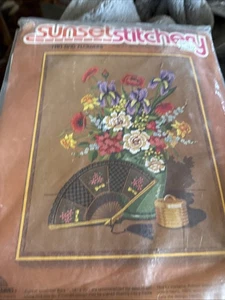 Sunset Stitchery FAN AND FLOWERS 2299 Kit von Barbara und Randy Jennings - Bild 1 von 11