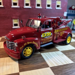 Danbury Mint 1953 Chevrolet Wrecker 1:24 Diecast Model - Picture 1 of 17