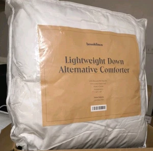Brooklinen Lightweight Down Alternative Comforter 64"x90" Twin/Twin XL - Picture 1 of 2