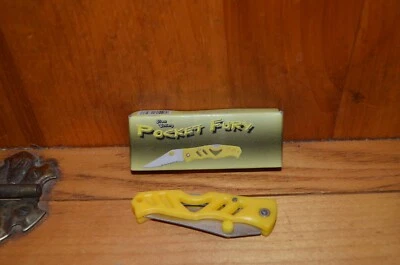 POCKET FURY WORKING KNIFE  LOCK BACK STAINLESS STEEL BLADE YELLOW HANDLE - Image 1 of 2