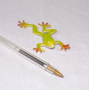 Miniature Dollhouse Fairy Garden Toy Tree Frog Figurine Plastic Lime Green 2.6" - Picture 1 of 4