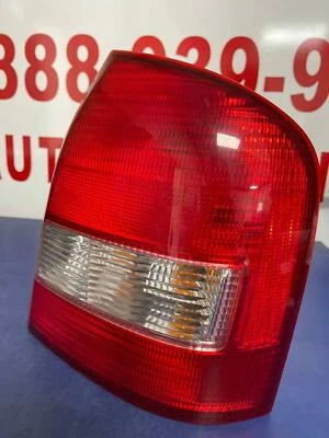 Conjunto de luz trasera MAZDA PROTEGE derecha 99 00 01 02 03 Foto 1 de 4