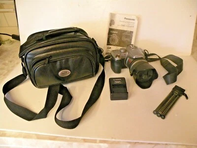 CÁMARA DIGITAL PANASONIC LUMIX DMC-FX30PP BATERÍA, CARGADOR, ESTUCHE DE CUERO FOLLETO Foto 1 de 4