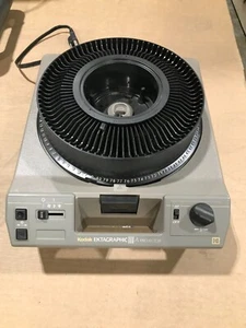 Kodak EKTAGraphic III AMT 35mm Professional Slide Projector - Picture 1 of 6