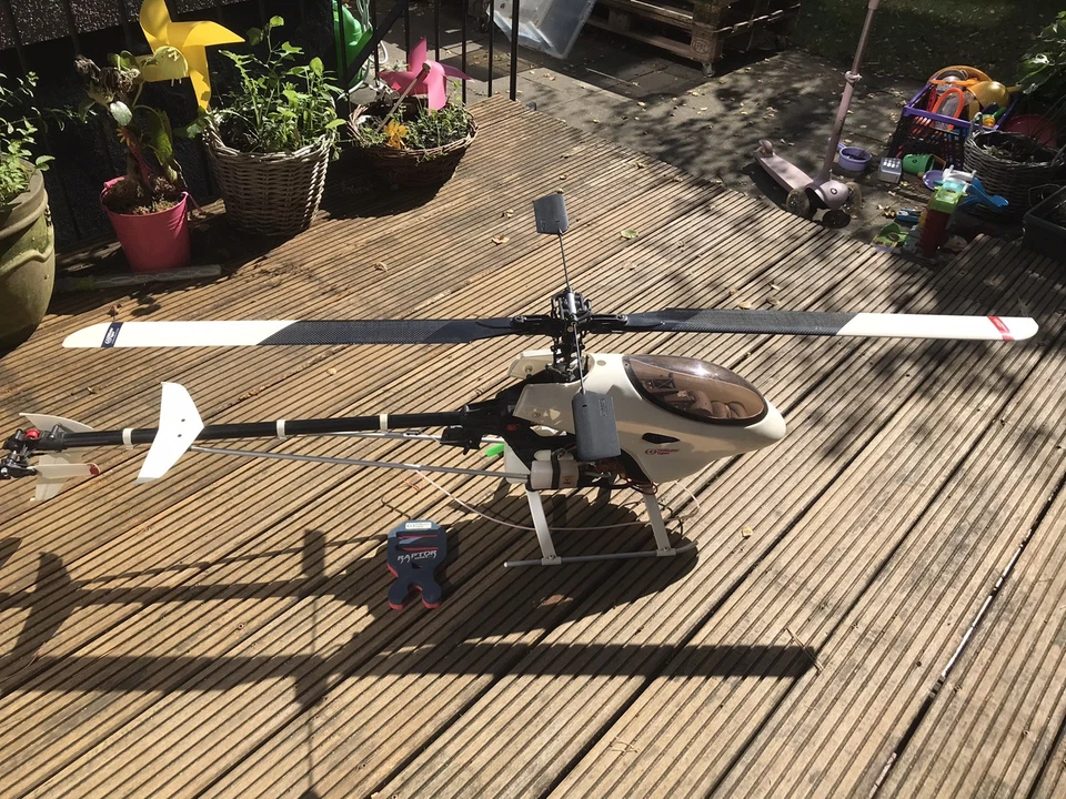 ARF Raptor 50 THUNDER TIGER Rc heli nitro guter zustand Graupner Robbe Servos - Bild 1 von 4