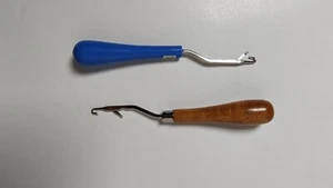 LOT OF 2 Vintage Latch Hool tools Unmarked Wood and Plastic handle 6.25" - Picture 1 of 3